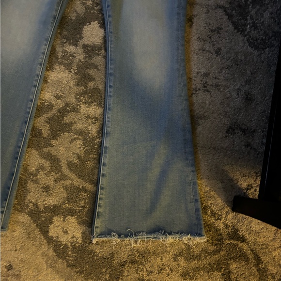 MOTHER Jeans, The Weekender Fray, color California Cruiser Size 30 - Picture 4 of 5